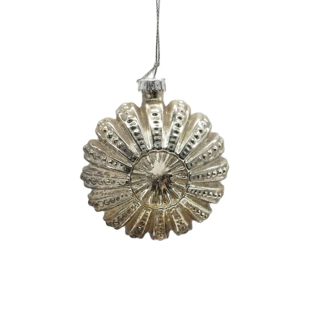 This product is an 8cm mercury glass ball Christmas ornament, with a silver finish and round shape. It's perfect for wholesale orders and offers a variety of customization options.