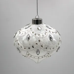 This Christmas ball ornament is ideal for decorating your Christmas tree, adding a touch of elegance to your holiday decor.