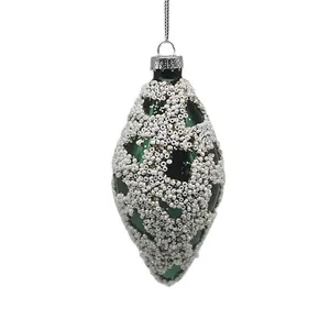 This product features a classic, timeless design that complements a wide range of holiday decor styles.