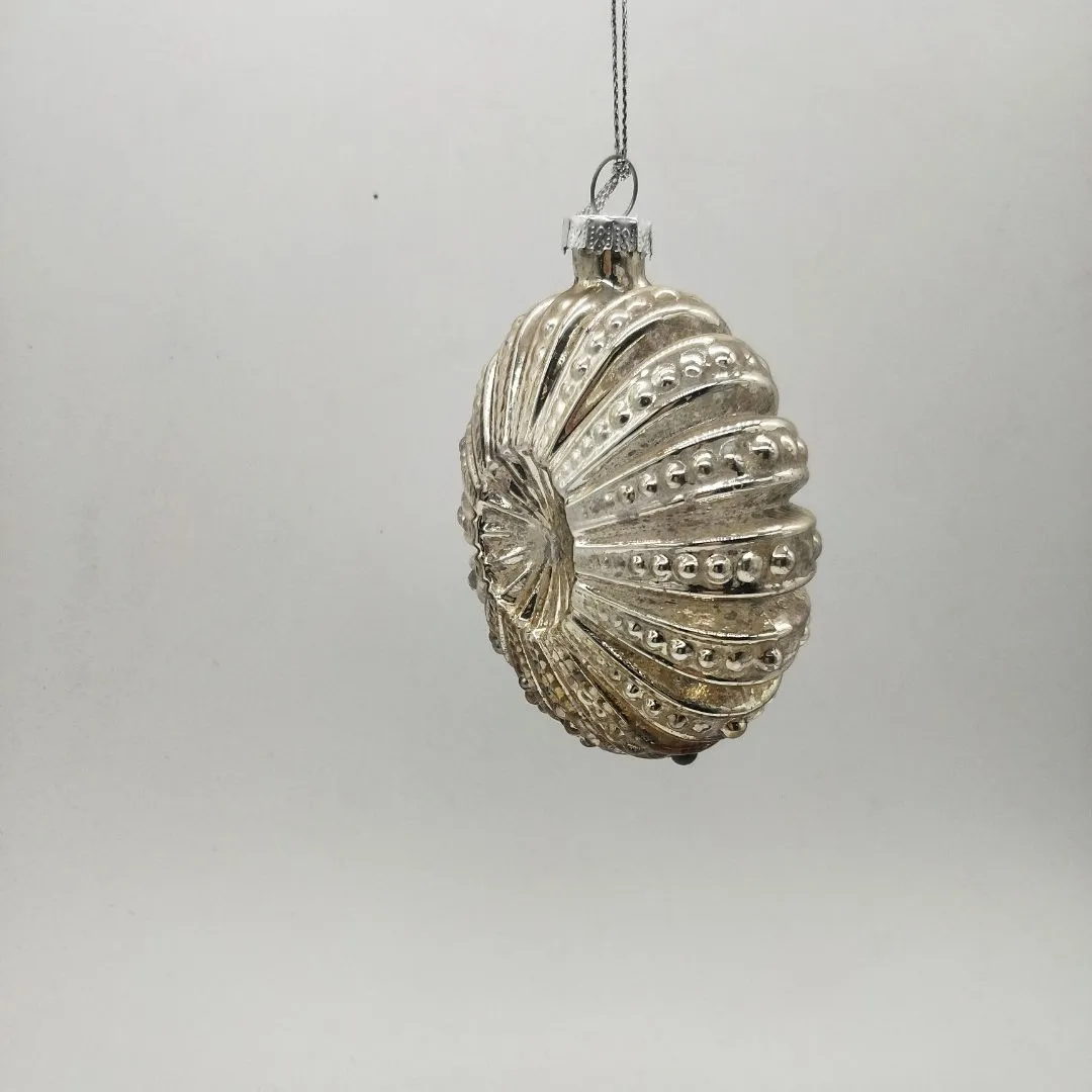 This product is ideal for decorating your Christmas tree and adding a touch of elegance to your holiday decor.