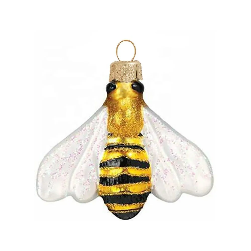 This product features a whimsical and charming hamster design, adding a touch of cuteness to your Christmas tree.